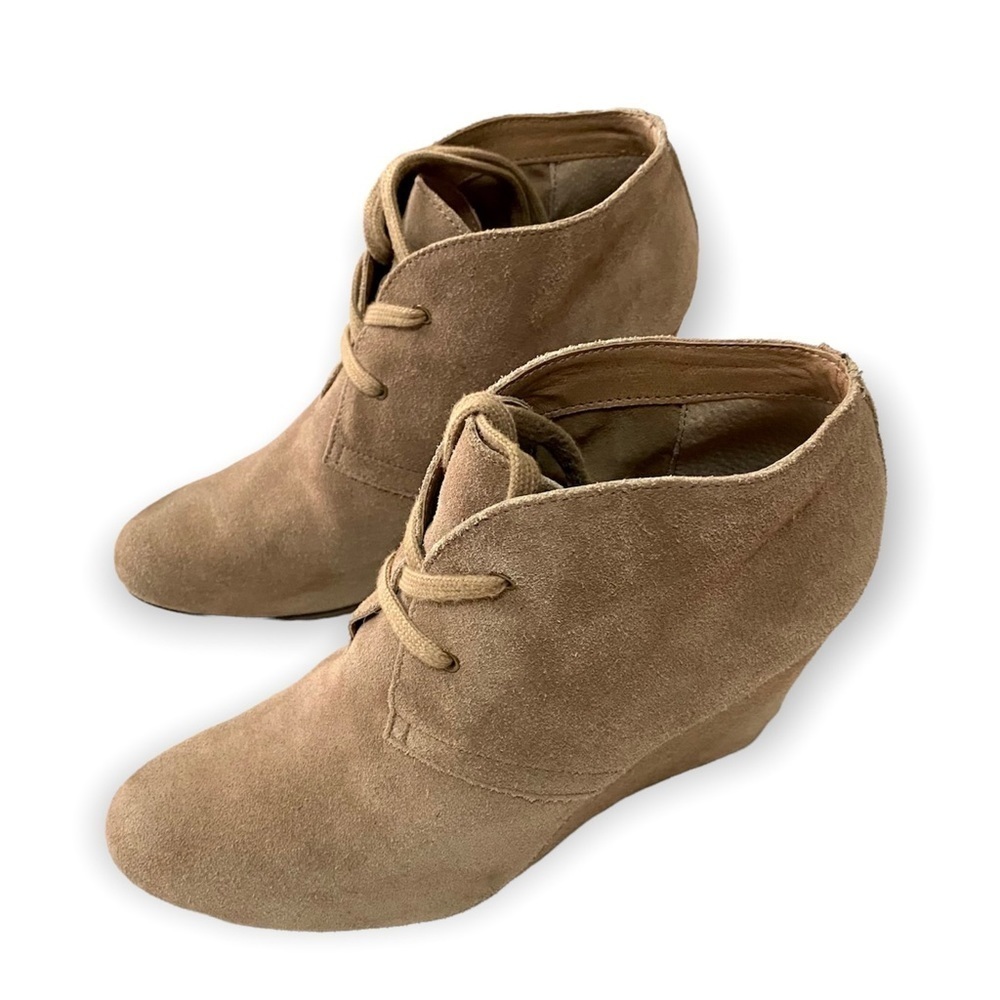 Dolce Vita Gardyn Taupe Suede Wedge Ankle Boots 10